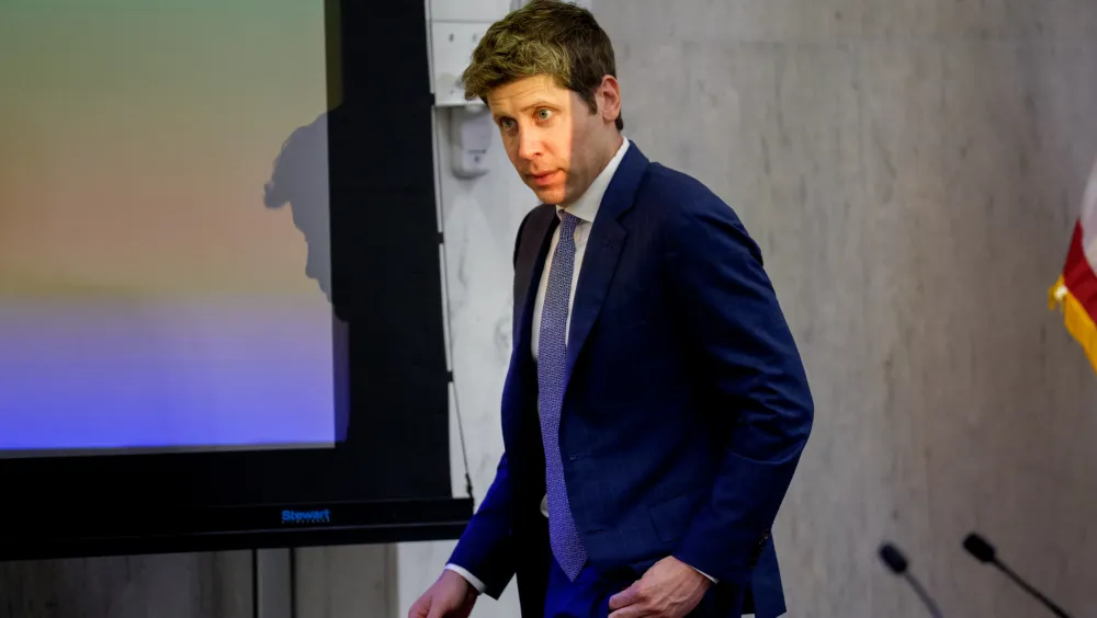 Сэм Альтман, генеральный директор OpenAI, на технологической конференции.